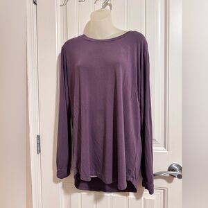 Kyte Baby Women's Long Sleeve
Scoop Neck Tee size L